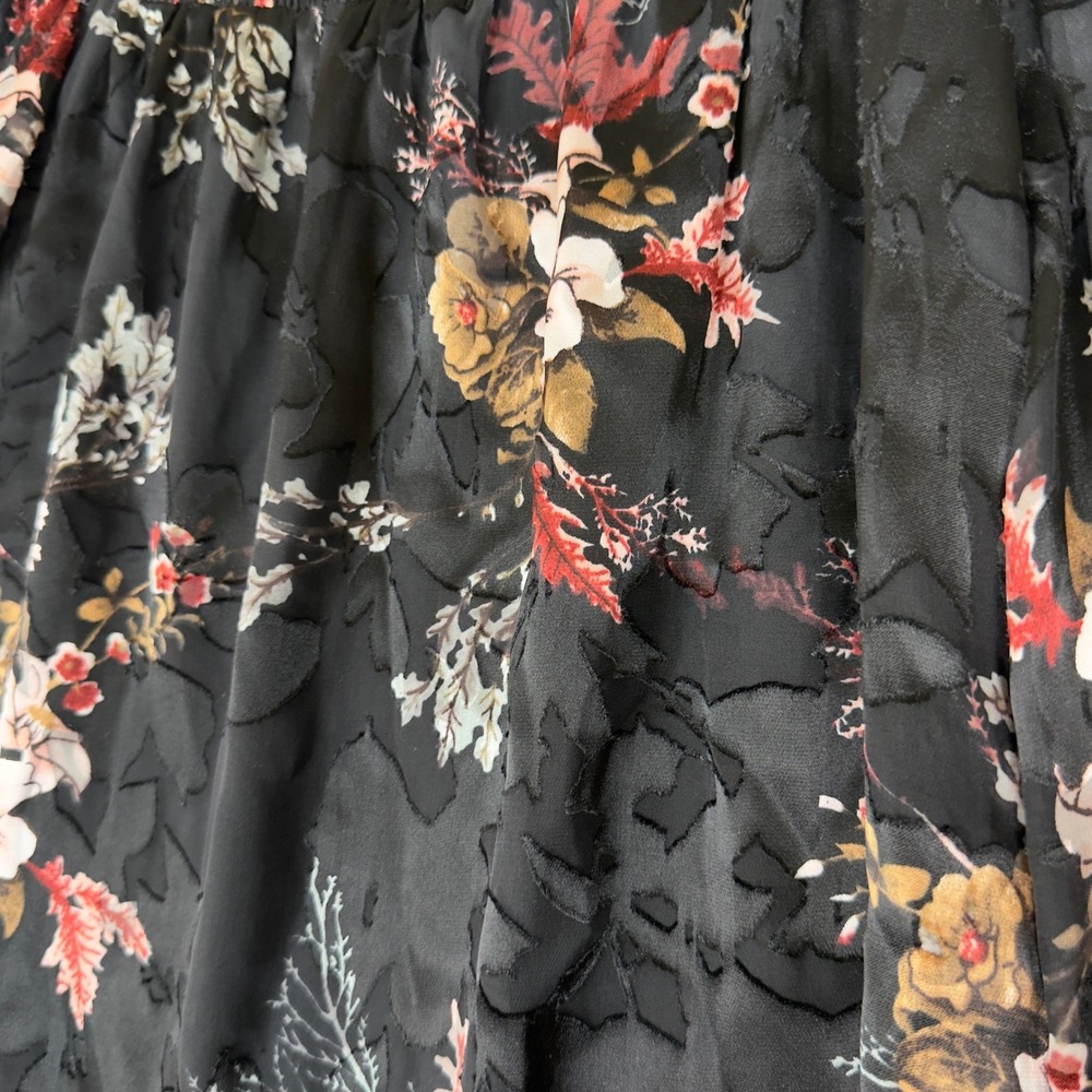WHBM Silk Off Blend Shoulder Floral Print Smocked Blouse Dark Feminine - Picture 3 of 9